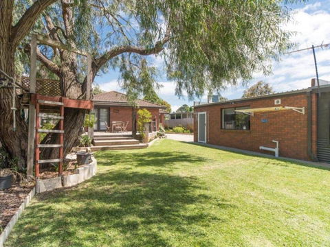 Family Foreshore Favourite - St Kilda Accommodation 4
