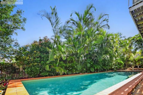 Fabulous Pet Friendly Family Home - 3 Carribean Court - St Kilda Accommodation 0