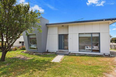 COASTAL HAVEN Panoramic Ocean Views - St Kilda Accommodation 2