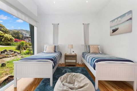 COASTAL HAVEN Panoramic Ocean Views - St Kilda Accommodation 5