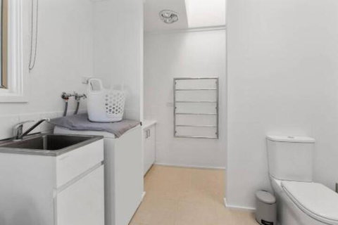 COASTAL HAVEN Panoramic Ocean Views - St Kilda Accommodation 6