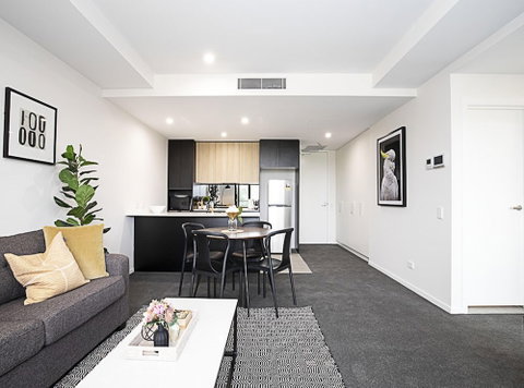 CANBERRA CHIC Hosted By LAbode - St Kilda Accommodation 5