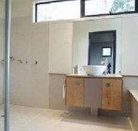 Rosevears Vineyard Retreat - St Kilda Accommodation