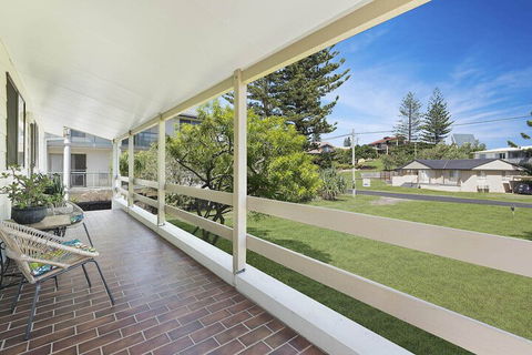Baileys Beach House - St Kilda Accommodation 4