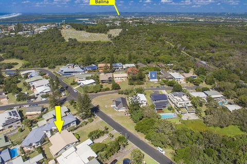 Baileys Beach House - St Kilda Accommodation 1