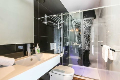 Architecturally Designed Studio 10 Minutes To CBD - St Kilda Accommodation 4