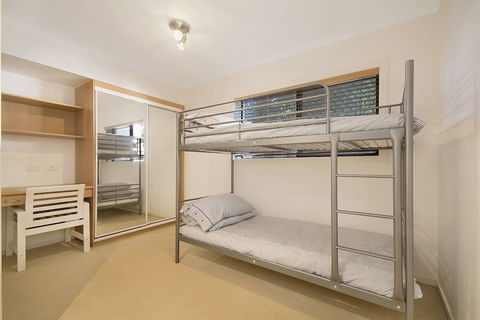 Minutes Walk To Peregian Beach & Surf! Unit 1 / 28 Pelican Street - St Kilda Accommodation 6