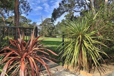 Fairways 10 Mins To Hyams Beach - St Kilda Accommodation 6