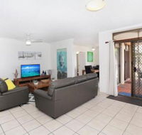 Unit 2 Cooltoro Court 7 Frank Street Coolum Beach 400 BOND LINEN INCLUDED