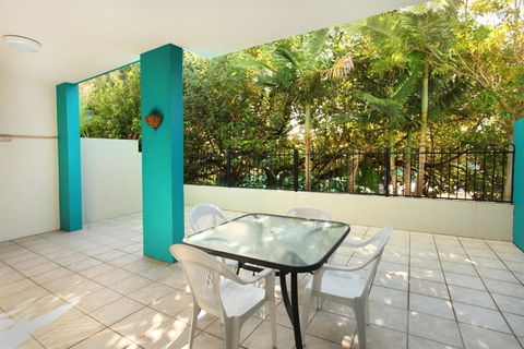Unit 2 On The Park Coolum Beach - St Kilda Accommodation 1
