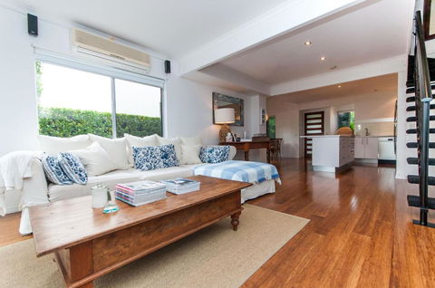 Barbados Noosa - St Kilda Accommodation 4