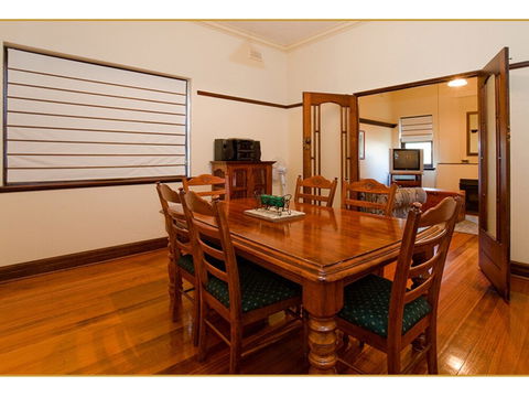 Fairholme Apartment - St Kilda Accommodation 3