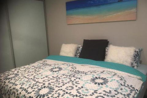 Seashells On Park Beach - St Kilda Accommodation 5