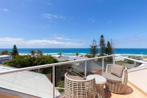 Casual Hamptons Living Sunshine Beach - St Kilda Accommodation 4