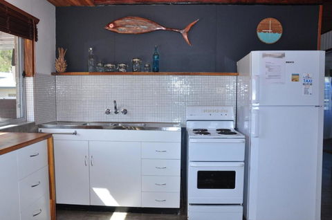 12 Zircon Street Renovated Beach Shack With The Perfect Blend Of Comfort & Coastal Cool - St Kilda Accommodation 6