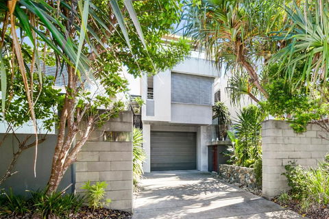 Contemporary & Central Sunshine Beach - St Kilda Accommodation 6
