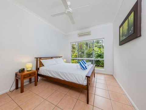 CRISTAL At CLIFTON BEACH - St Kilda Accommodation 4