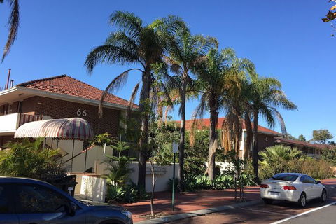 B6 Cafes & Restaurants Close To UWA - St Kilda Accommodation 5