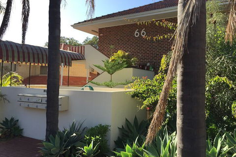 B6 Cafes & Restaurants Close To UWA - St Kilda Accommodation 4
