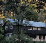 Walhalla Coach House - St Kilda Accommodation