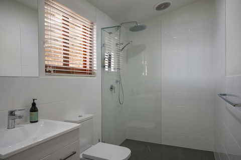 131 Your Vineyard Home In The Heart Of The Vale - St Kilda Accommodation 1