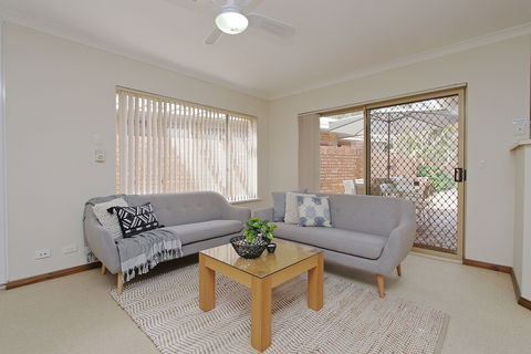 Alexandra Villa - St Kilda Accommodation 1