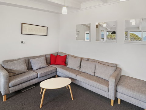 Ski View 4 - St Kilda Accommodation 0