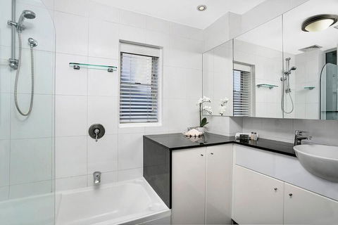 The Apartment Service BENT6 - St Kilda Accommodation 4