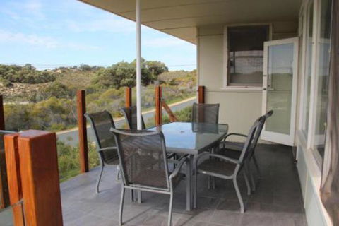 River Panorama Beach House - St Kilda Accommodation 3