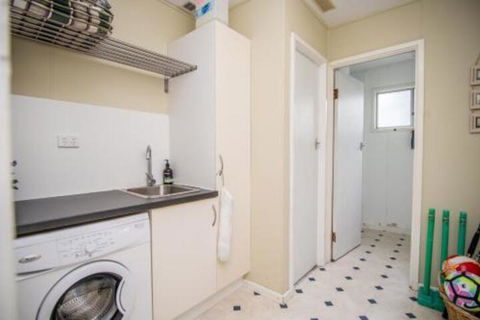 The Gee Beach House - St Kilda Accommodation 7
