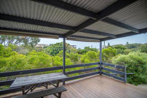 The Gee Beach House - St Kilda Accommodation 3
