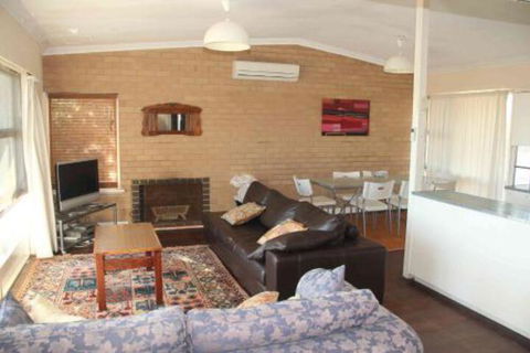 Sand N Sun Beach House - St Kilda Accommodation 6