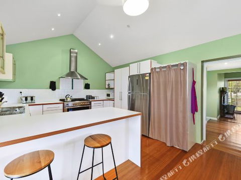Family Friendly Weatherboard Cottage - St Kilda Accommodation 4