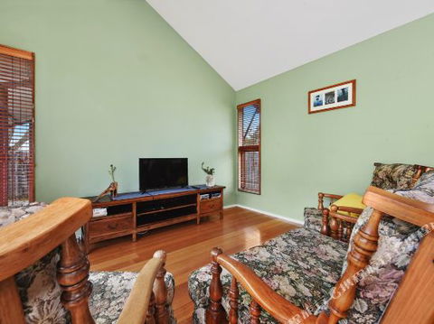 Family Friendly Weatherboard Cottage - St Kilda Accommodation 6