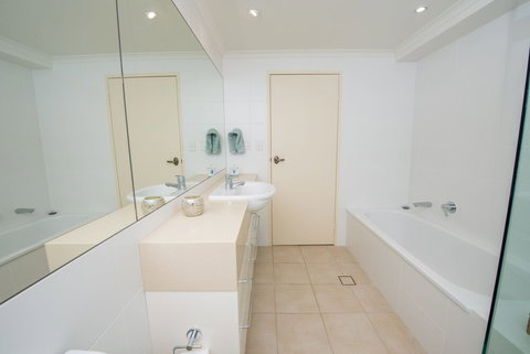 A Yachtsmans Rest Unit 4, 37 Victoria Parade - St Kilda Accommodation 1