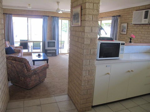 Kalbarri Riverfront Unit - St Kilda Accommodation 4