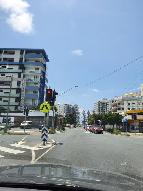 Studio Apartment Mooloolaba Beach Holiday Management - St Kilda Accommodation 3