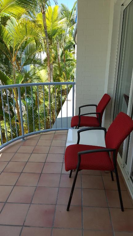Studio Apartment Mooloolaba Beach Holiday Management - St Kilda Accommodation 4