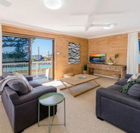 Burleigh great house room for the boat across the road from beach - St Kilda Accommodation