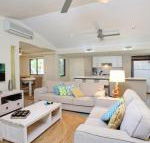 6 Orania Court Rainbow Shores Absolutely gorgeous beach side property within 200 metres walk to the beach