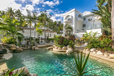 Belle Escapes - Sapphire Suite Absolute Beachfront Alamanda Resort 17 - St Kilda Accommodation 4