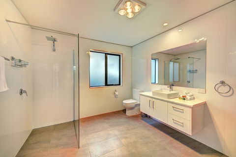 Dock Of The Bay - St Kilda Accommodation 3