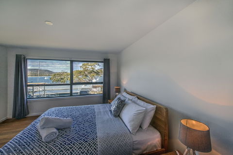 Dock Of The Bay - St Kilda Accommodation 4