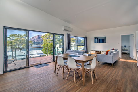 Dock Of The Bay - St Kilda Accommodation 1