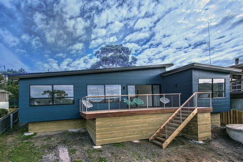 Dock Of The Bay - St Kilda Accommodation 0