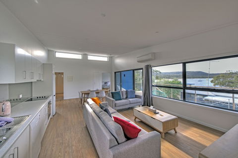Dock Of The Bay - St Kilda Accommodation 2