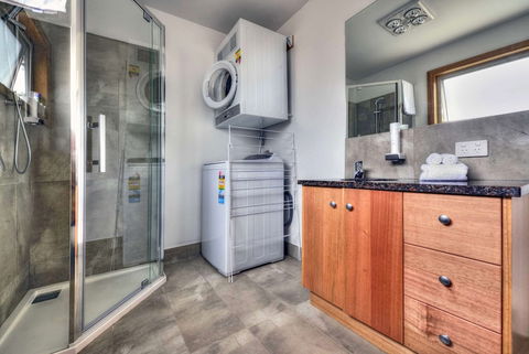 Freycinet Stone Studio 7 - St Kilda Accommodation 1