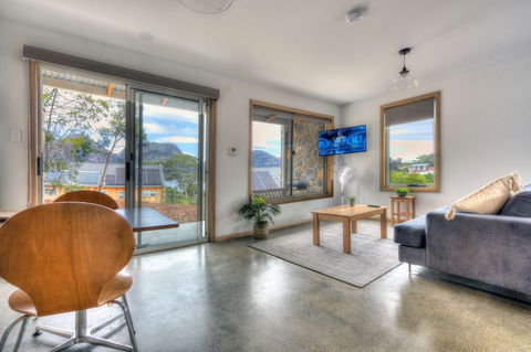 Freycinet Stone Studio 7 - St Kilda Accommodation 3