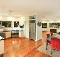 River Breeze 60 Wooli Street Yamba. Linen Unlimited Wi Fi Just listed. - St Kilda Accommodation