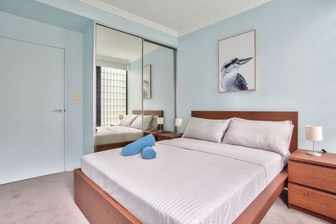 Apartment CBD Jones Bay - St Kilda Accommodation 0